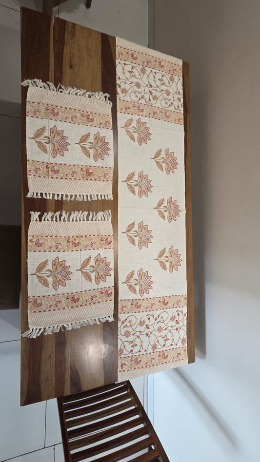Table Runner with Mats